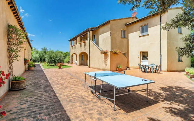 Grano Family Apt Shared Pool Volerra