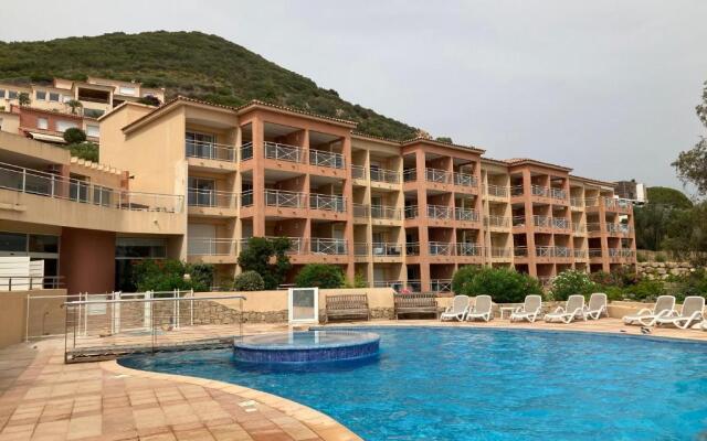 Appartement VAIANA avec piscine en bord de mer