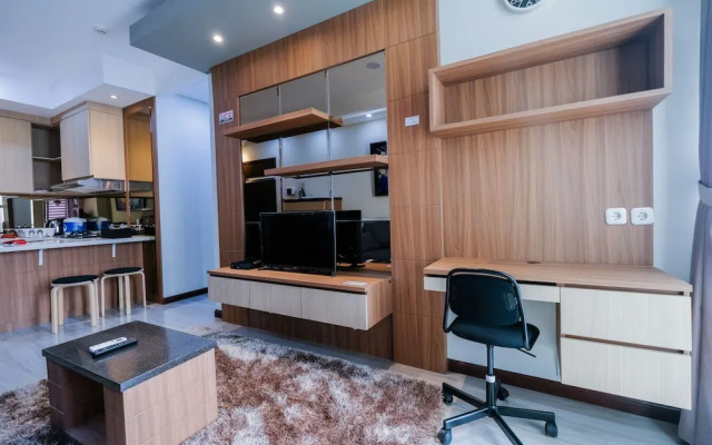 Strategic Location 2Br Gallery West Apartment