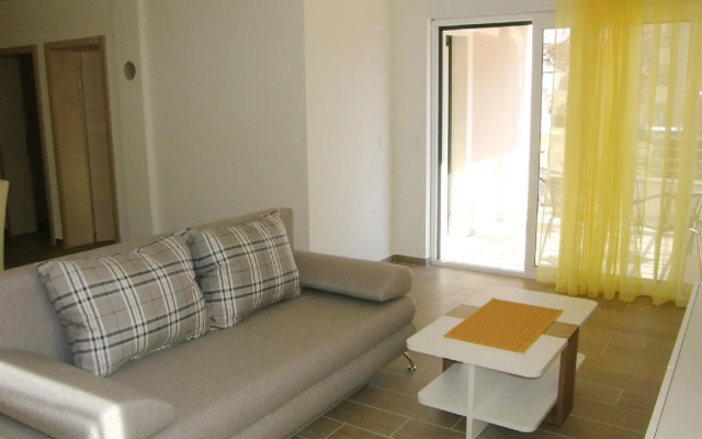 Smojver - Two Bedroom No.6