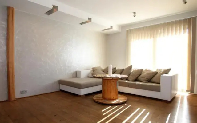 Carl's House