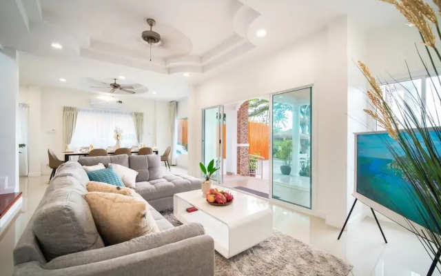 Ocean View 4BR Pool Villa KataBB Seaview