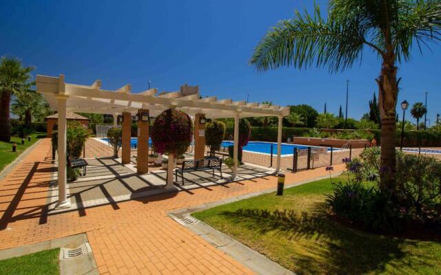 (HAR002) Sea View Apartment 200m to Beach