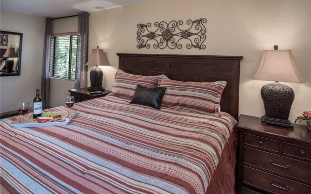 Sierras Grace - Three Bedroom Cabin with Hot Tub