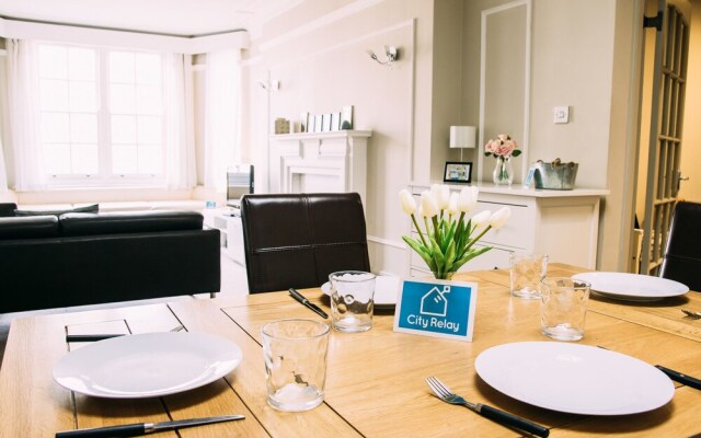 Modern Grove Court Apartment - ISMY