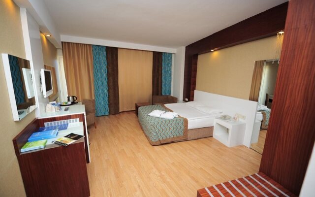 Seaden Sea World Resort & Spa