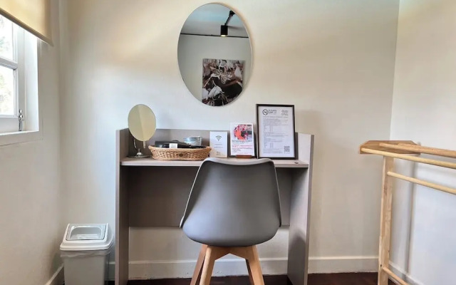 MINI-ME HUBS - Charm Suites in Old City