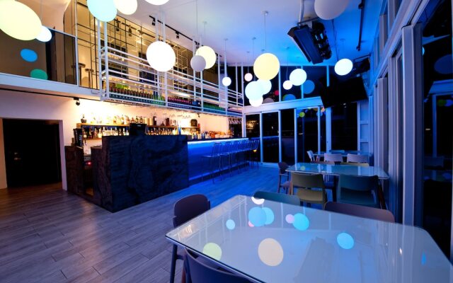 Huwei Hotel