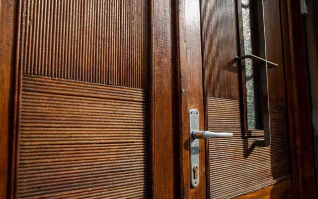 Bed&Wood in Center of Oradea 1