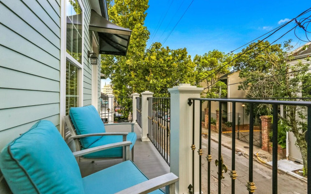 5 Bedroom Apartment near French Quarter by Hosteeva
