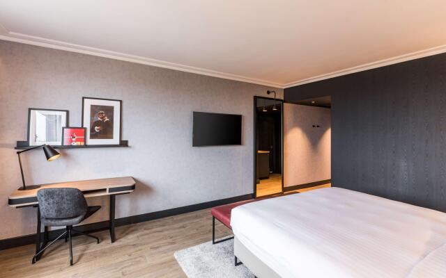 Radisson RED Hotel London Heathrow