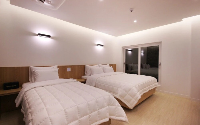 Ulsan Jeongjadong White Swan