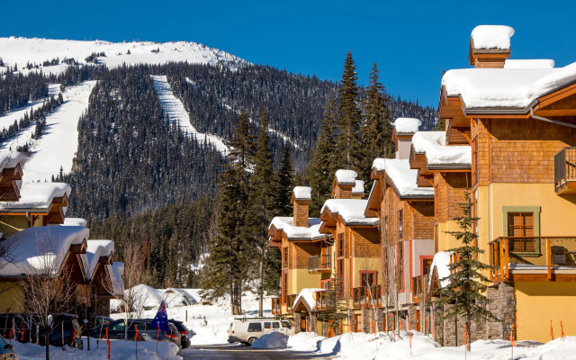 Trails Edge #17 By Bear Country