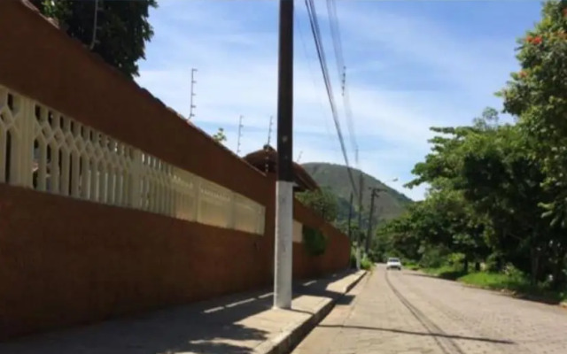 Casa em condomínio em Martin de Sá.