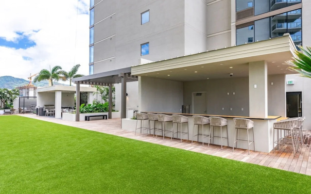 Sky Ala Moana 4005 1 Bedroom Condo by RedAwning