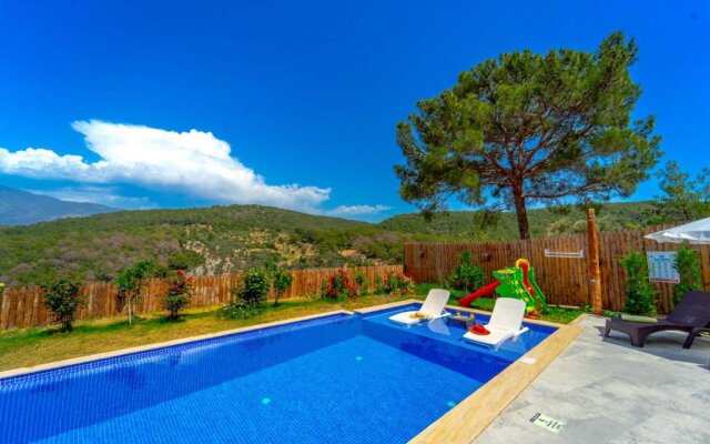 Luxury Villa With Jacuzzi in Kas