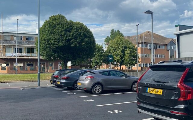 Fresh and Modern 2 Bed Flat Birmingham