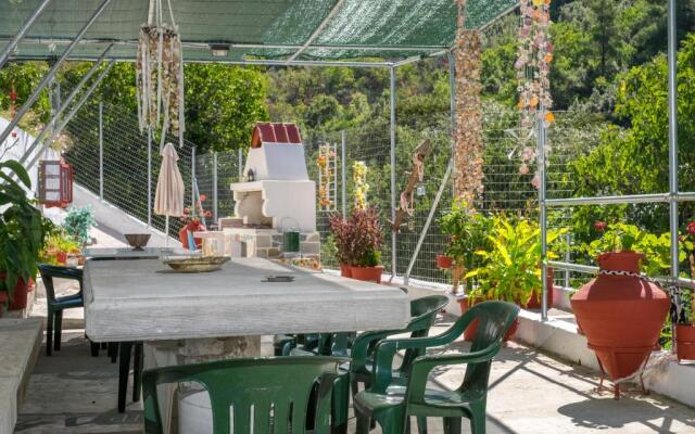 Traditional House Maries