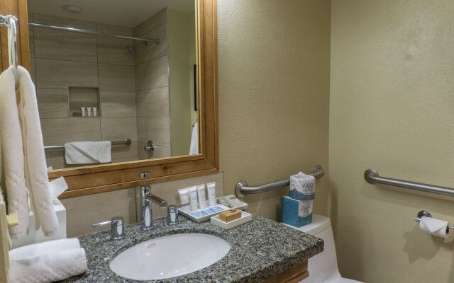 Unbeatable views from totally renovated studio by RedAwning