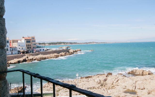Luxury Apartment in L'Escala Catalonia with Beach Nearby