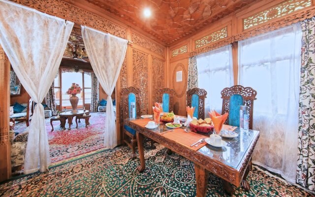 Kolu Group Of Houseboats