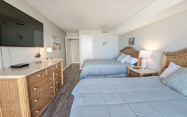 507 South Hampton 2 Bedroom Condo