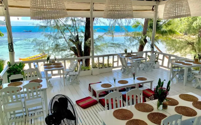 Coconut Beach Bungalows