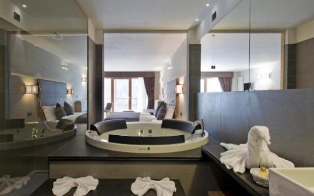 Design And Suite Hotel Ciarnadoi