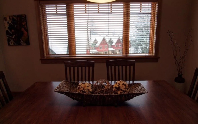 Mountain Town Properties Cascade Lodge 2E