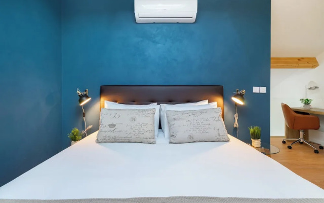 C314 Riverside View Premium Apartment w/ AC & Terrace