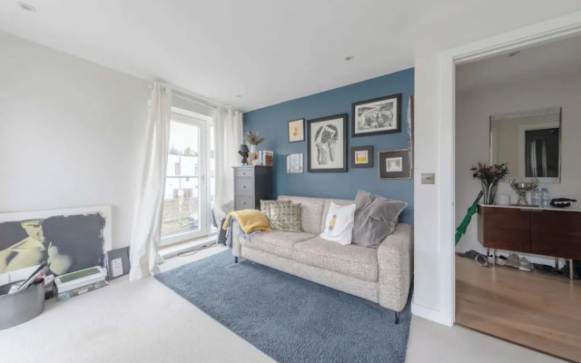 Sleek & Spacious 2BD Flat - Clapham