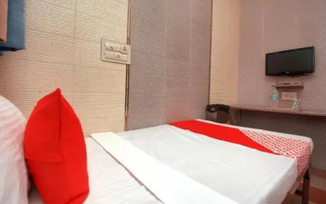 Kapoor Guest House by OYO Rooms