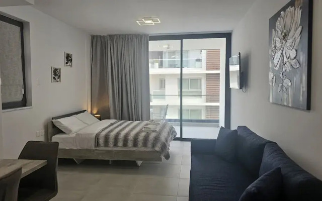 86 LCA - Stay Mackenzie Beach Luxurious Studio