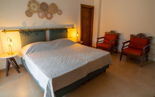 Paul's American Mansion- Volos suburb