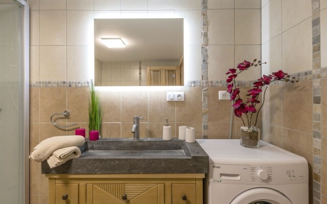 Les Nuits d'Anis - Parking Sécurisé