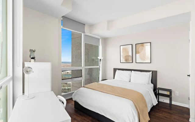 Toronto Waterfront Stay