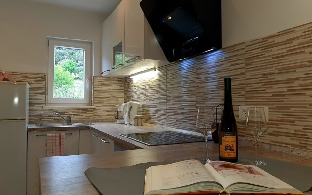 Modern Apartment With Seaview