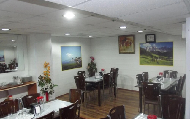 Gulistan Hotel