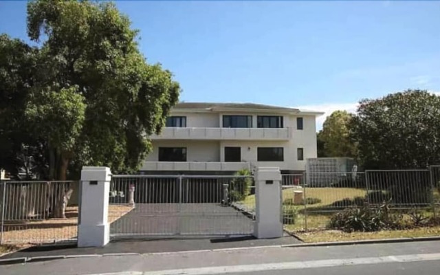 Cape Dawn Guest House