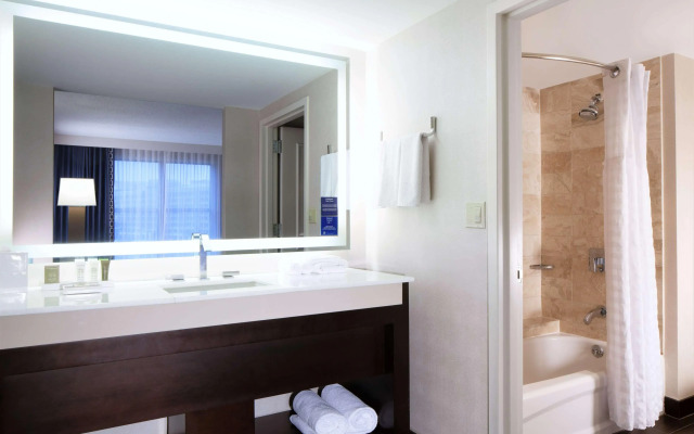 Hilton Alexandria Old Town