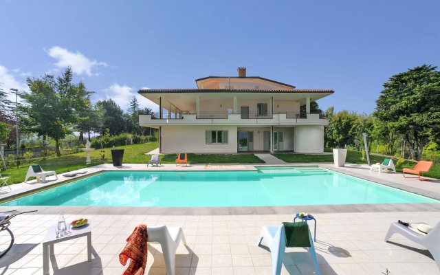 Beautiful Apartment with Pool on an Estate in Tavullia
