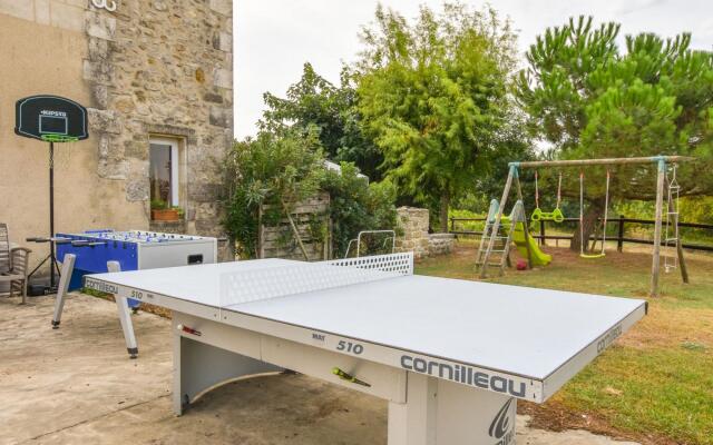 Renovated Dovecot With Pool, in the Vineyards Near Bordeaux
