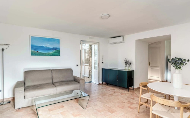 Giulia 3 Villa Apartment Shared Pool Sea Views