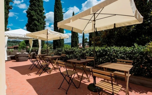 Deluxe Charming Florentine VILLA in the City. PLUS