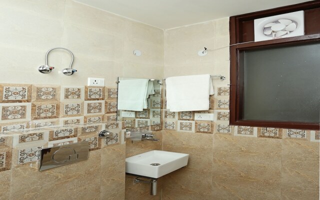 OYO 11952 Hotel Royal India