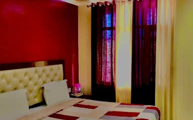 OYO 24426 Hotel Sky Blue