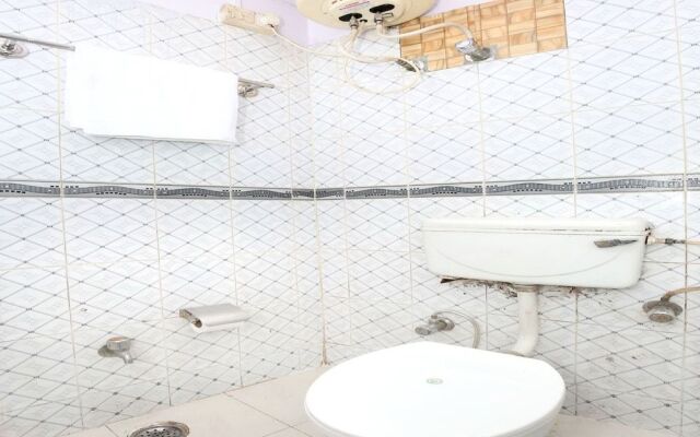 OYO 11906 Hotel Star Welcome