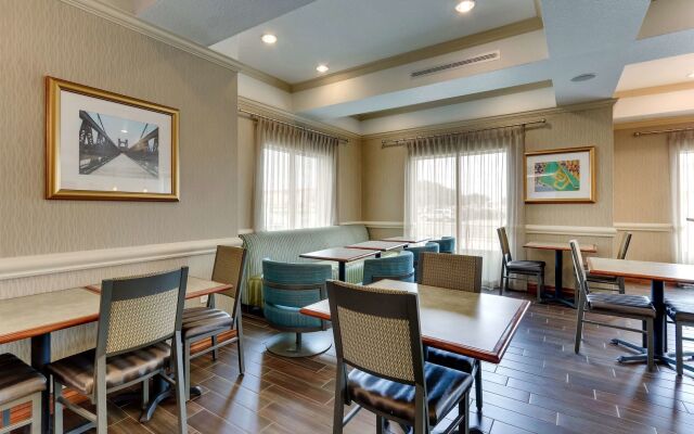 Comfort Inn & Suites