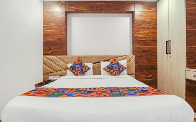 Fabhotel Twin Tree Suites