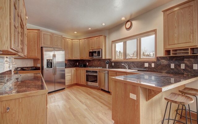 Fairview Estate - Home Among the Pines